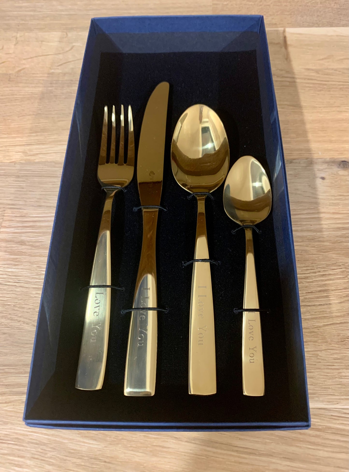 Viners Personalised Engraved Adults 4 Piece GOLD TITANIUM PLATED Cutlery Set With Bespoke Presentation Box